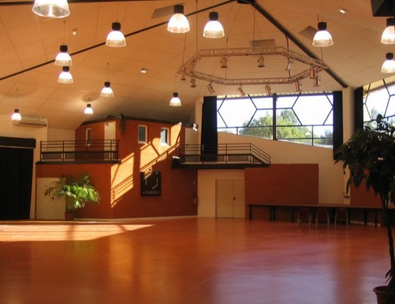 Salle Aixagone de l'Espace Aixagone à Saint Cannat, près d'Aix en Provence