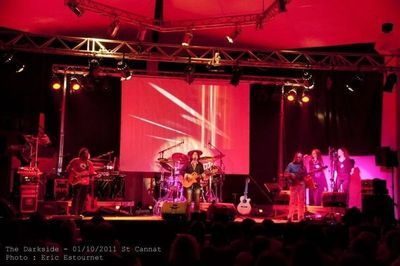 Notre zone d'activité pour ce service Salle de réception avec mobilier tables et chaises à louer pour événement professionnel