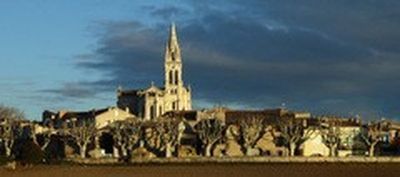 Saint-Cannat au crépuscule