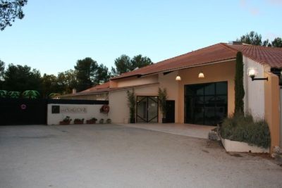 l'Espace AIXAGONE en début de soirée