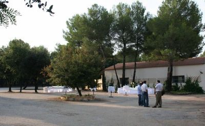 Préparation d'un apéritif d'entreprise sur l'Esplanade