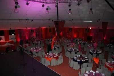 décoration des tables soirée bolliwood de la société Mona Lisa Invest